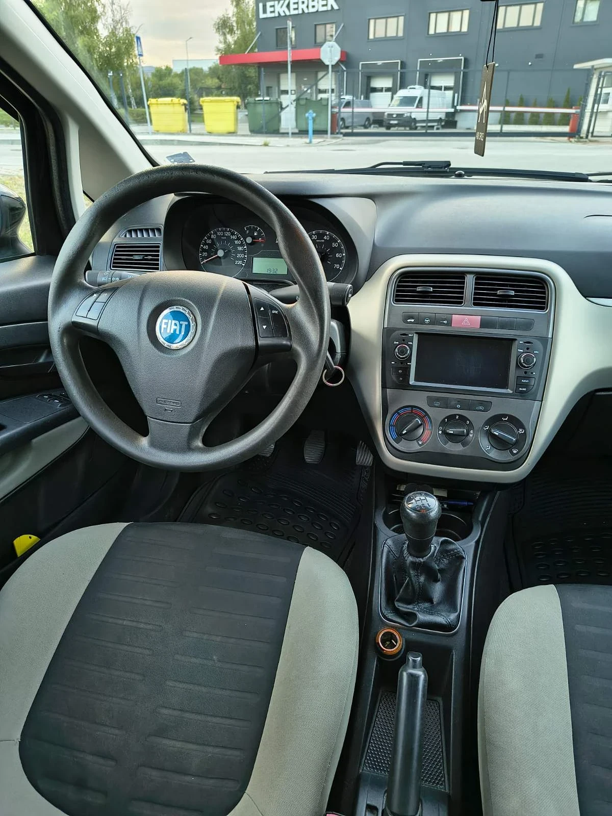 Fiat Punto, снимка 11 - Автомобили и джипове - 56087476