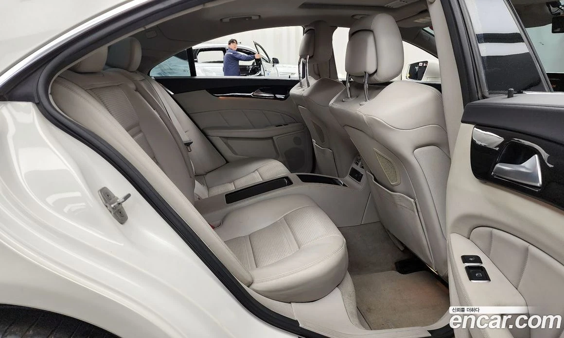 Mercedes-Benz CLS CLS63 AMG 4MATIC, снимка 12 - Автомобили и джипове - 56122359