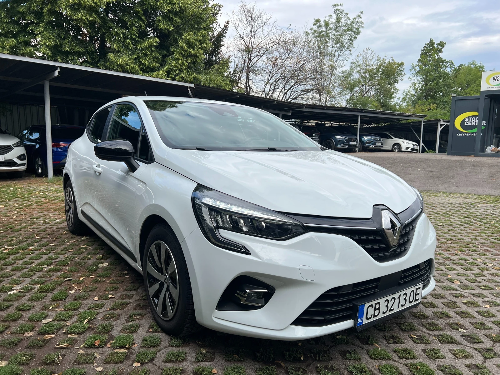 Renault Clio 1.6 E-Tech Hybrid Automatic, снимка 7 - Автомобили и джипове - 56211414