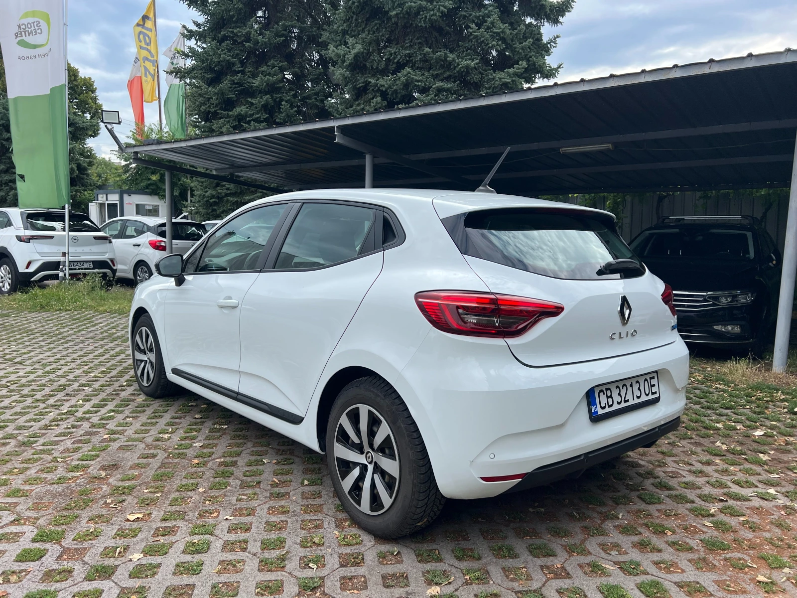 Renault Clio 1.6 E-Tech Hybrid Automatic, снимка 4 - Автомобили и джипове - 56211414