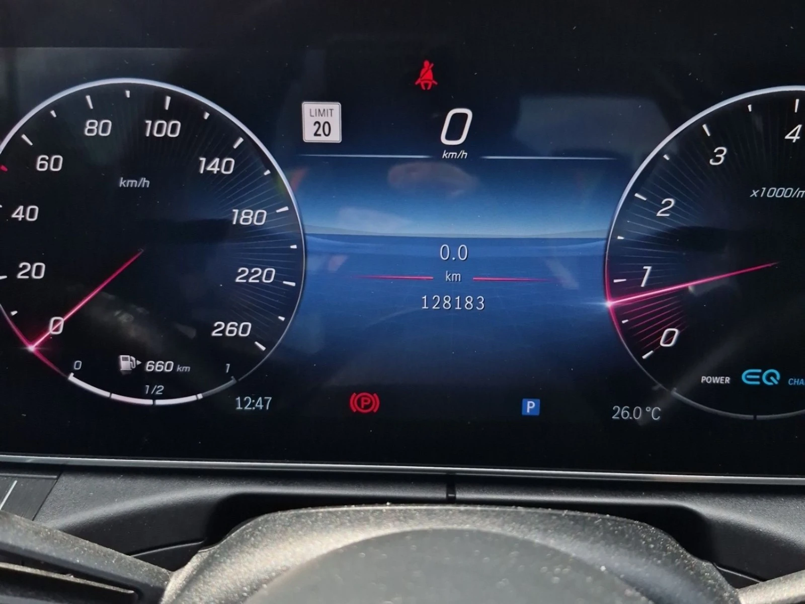 Mercedes-Benz C 300 AMG Line* MULTIBEAM LED* Driving Assistance, снимка 8 - Автомобили и джипове - 56298914