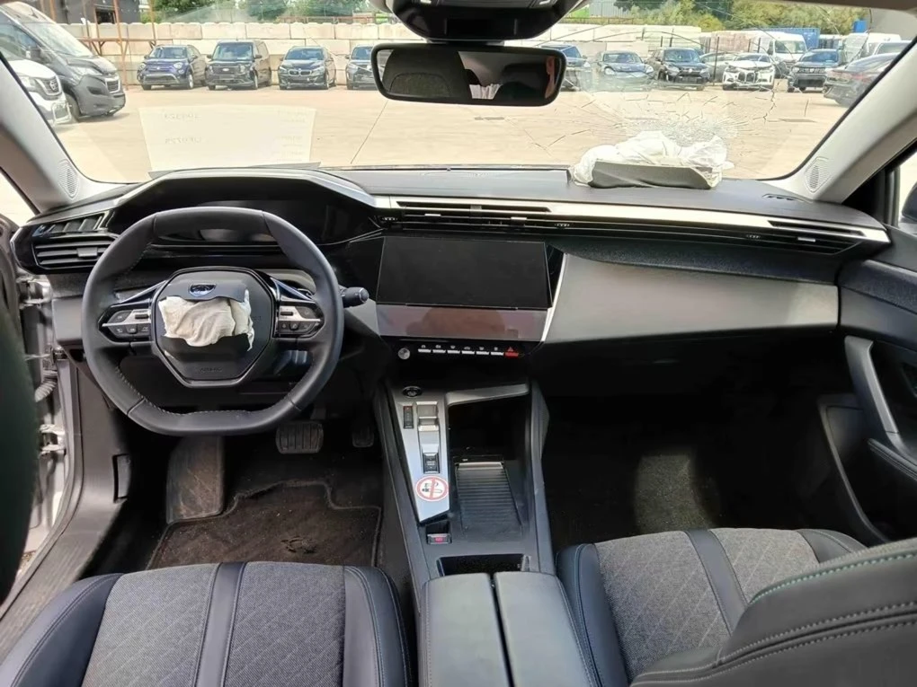 Peugeot 308 1.2T AUTO, снимка 9 - Автомобили и джипове - 56368949