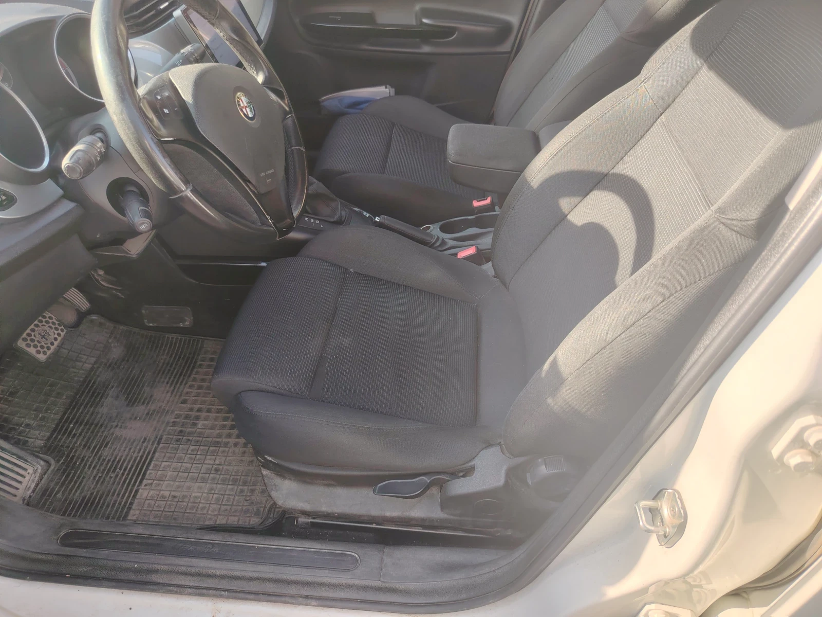Alfa Romeo Giulietta, снимка 6 - Автомобили и джипове - 56726554