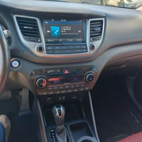 Hyundai Tucson 2.0 CRDI Premium, снимка 7