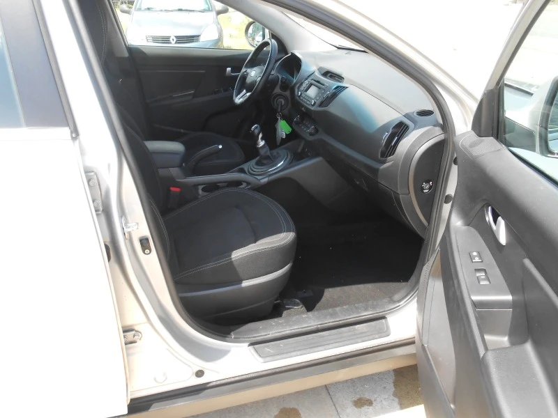 Kia Sportage 1.6i-6sk-130.000km-Euro-5B, снимка 17 - Автомобили и джипове - 46291675