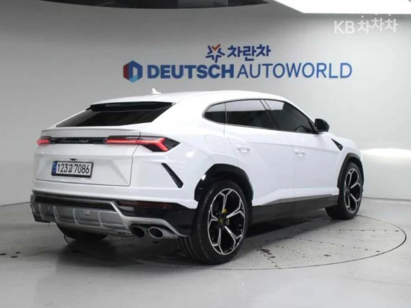 Lamborghini Urus 4.0 V8 ФИНАНСИРАНЕ, снимка 2 - Автомобили и джипове - 53243660