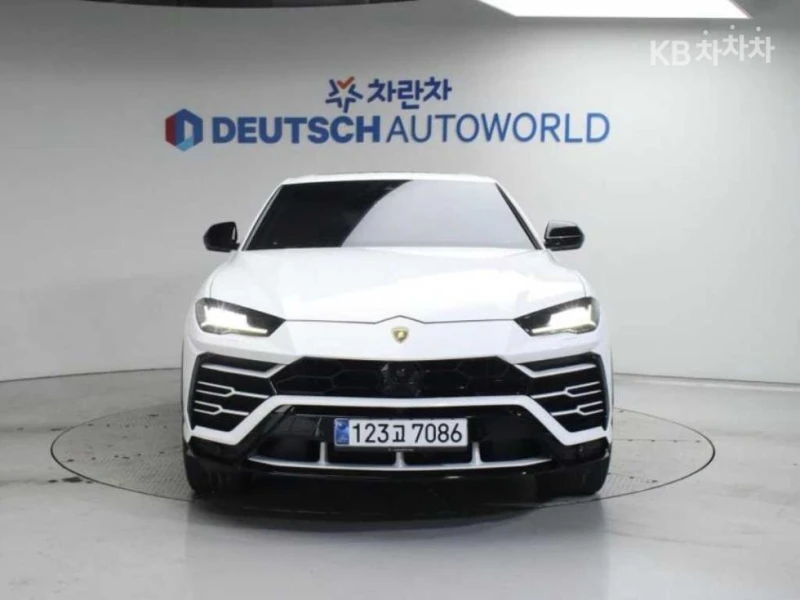 Lamborghini Urus 4.0 V8 ФИНАНСИРАНЕ, снимка 3 - Автомобили и джипове - 53243660