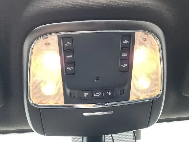 Jeep Cherokee 3.0 DIESEL OVERLAND WK2, снимка 15 - Автомобили и джипове - 54855351