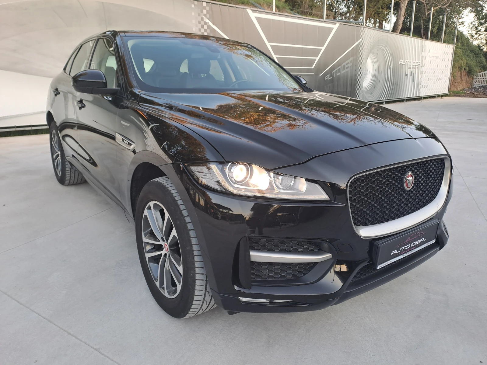 Jaguar F-PACE 2.0d - 180к.с.  AWD / 109 760km - изображение 3