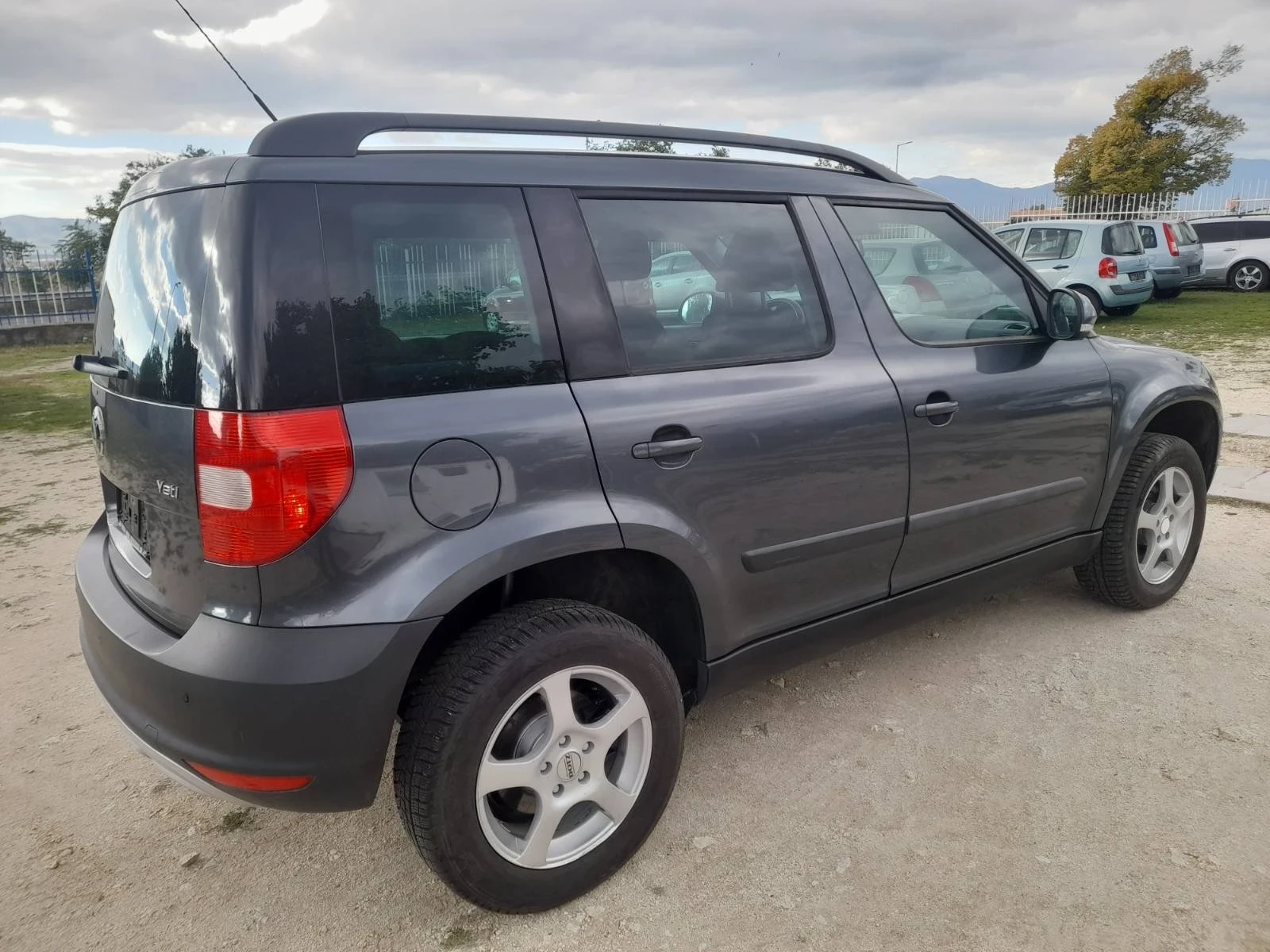 Skoda Yeti 2.0 TDI 4x4 6 скорости - изображение 7