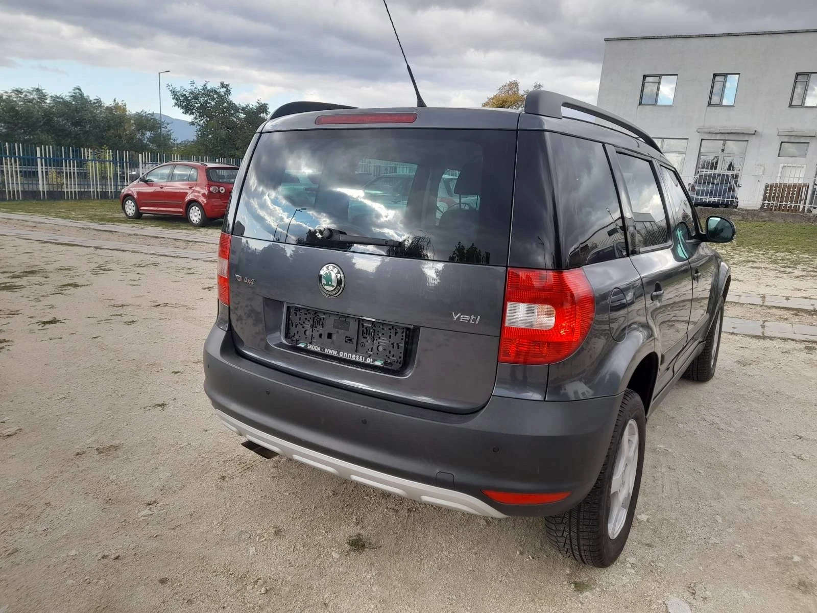 Skoda Yeti 2.0 TDI 4x4 6 скорости - изображение 2
