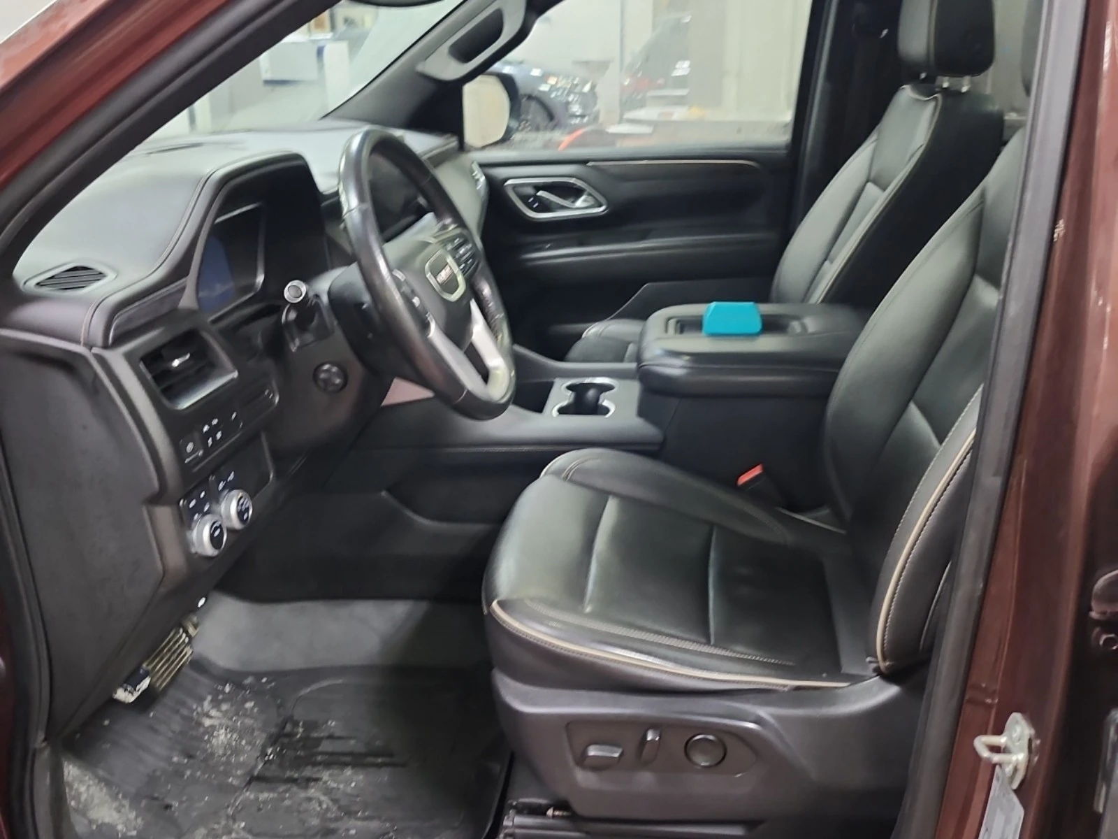 Gmc Yukon 5.3L 8cyl 4WD, снимка 5 - Автомобили и джипове - 53710421