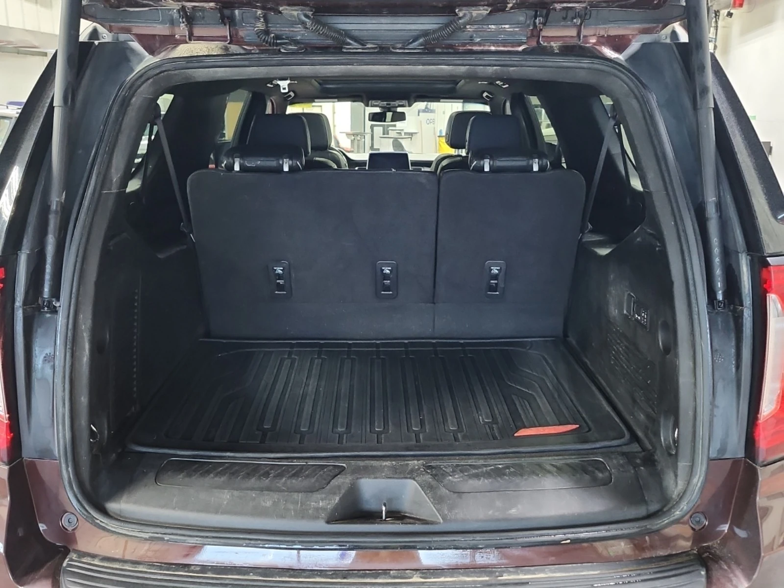 Gmc Yukon 5.3L 8cyl 4WD, снимка 14 - Автомобили и джипове - 53710421