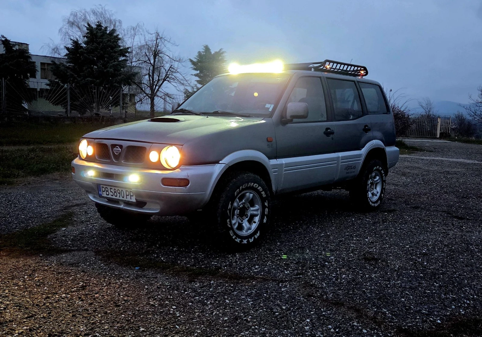 Nissan Terrano 2.7 TDI AUTOMAT , снимка 5 - Автомобили и джипове - 53892803