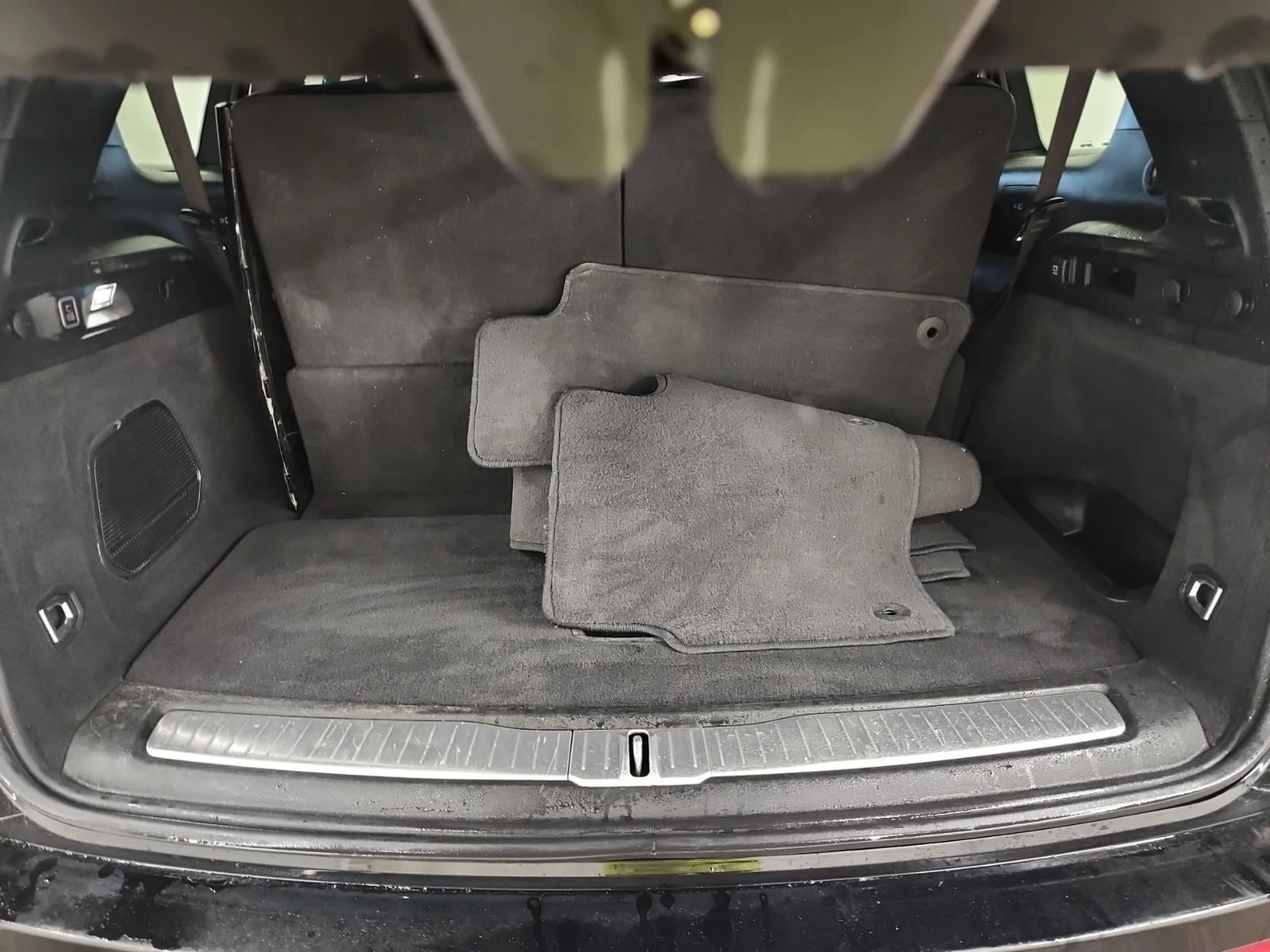 Jeep Grand cherokee 5.7 V8 * OVERLAND * 4WD * CARFAX * , снимка 14 - Автомобили и джипове - 56081856