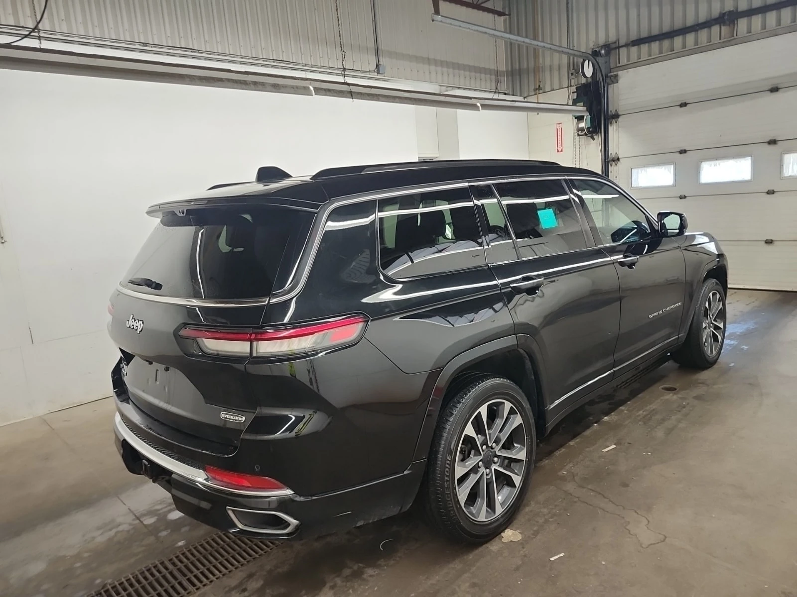 Jeep Grand cherokee 5.7 V8 * OVERLAND * 4WD * CARFAX * , снимка 3 - Автомобили и джипове - 56081856