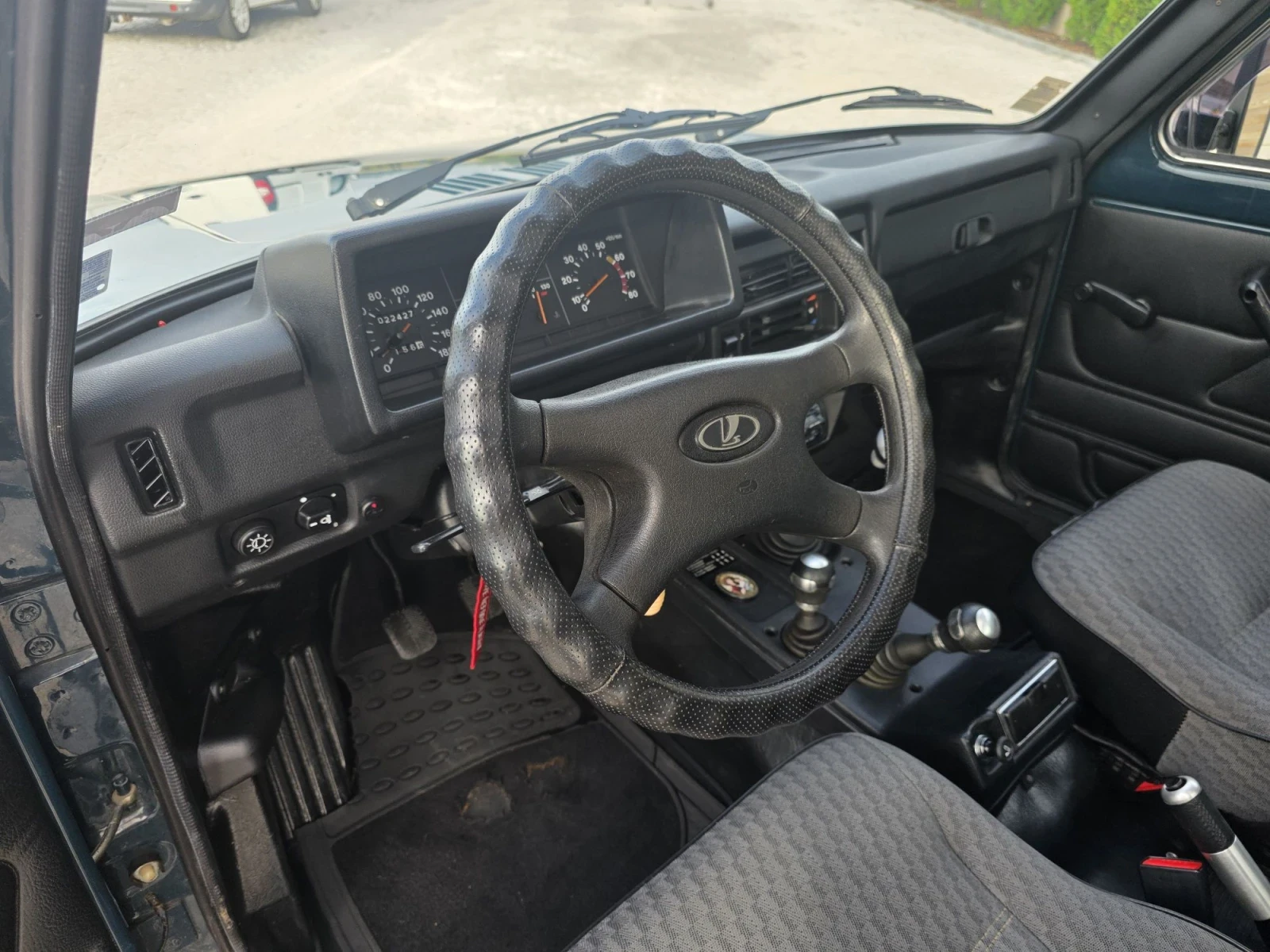 Lada Niva 1.7 I, снимка 10 - Автомобили и джипове - 56338009