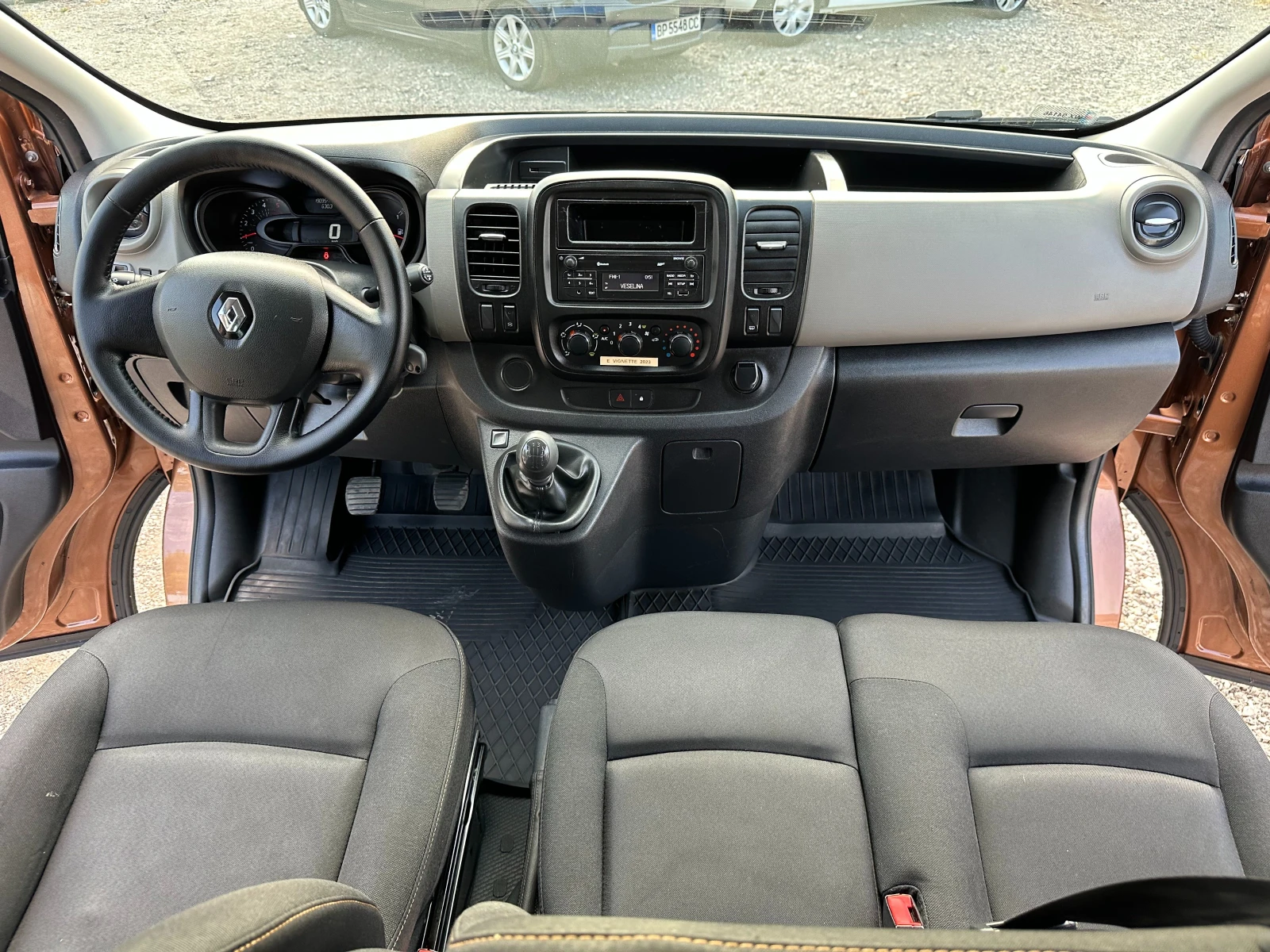 Renault Trafic 1.6DCI 95kc EURO6 - изображение 10