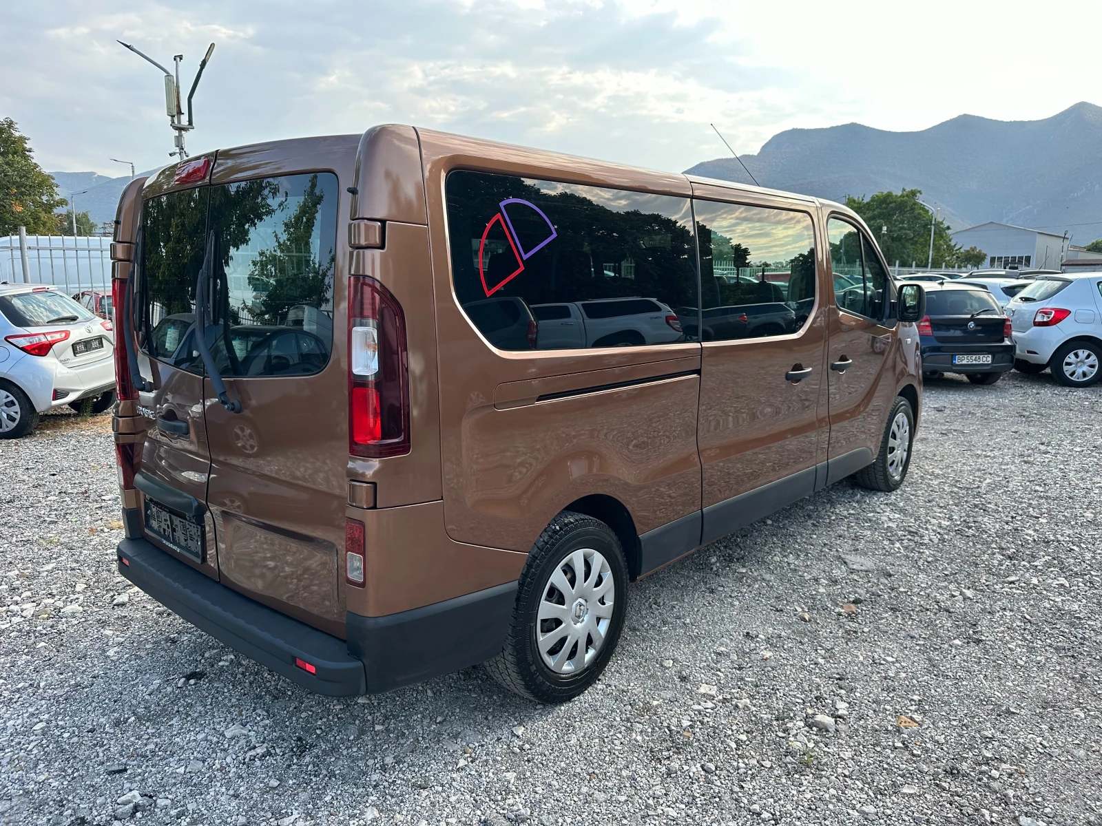 Renault Trafic 1.6DCI 95kc EURO6 - изображение 5