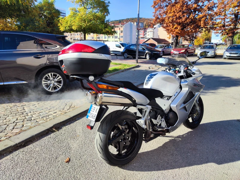 Honda Vfr 800, снимка 4 - Мотоциклети и мототехника - 51343042