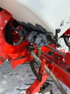 Сеялка KUHN Maxima 2M, снимка 7 - Селскостопанска техника - 53610483