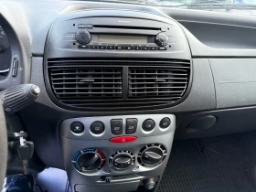 Fiat Punto 1.2 КЛИМАТИК РЕАЛНИ КИЛОМЕТРИ, снимка 11