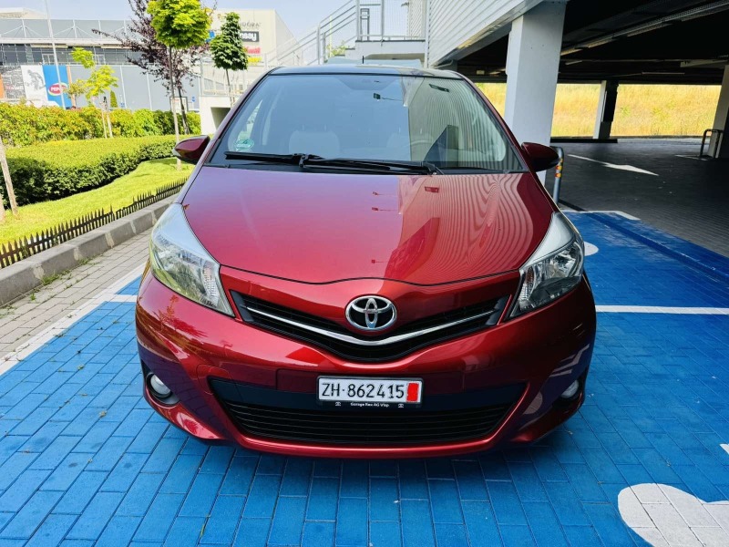 Toyota Yaris 1.3i Style, снимка 3 - Автомобили и джипове - 46160226