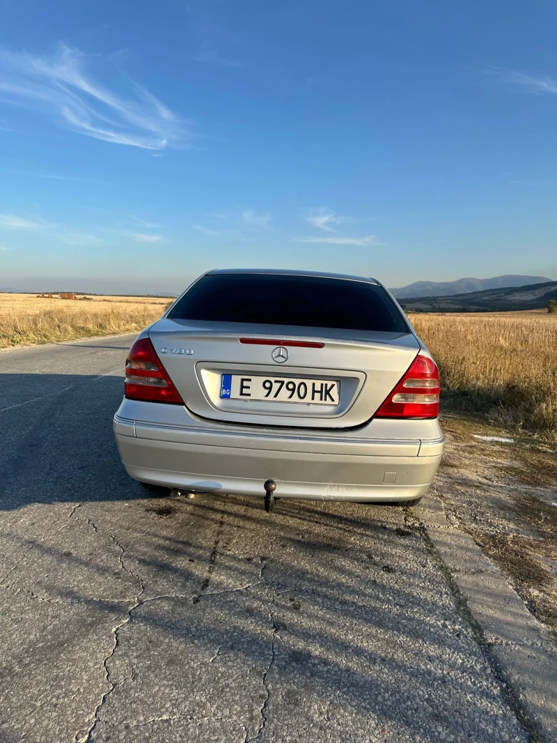 Mercedes-Benz C 180 Бензин-газ, снимка 4 - Автомобили и джипове - 47866783