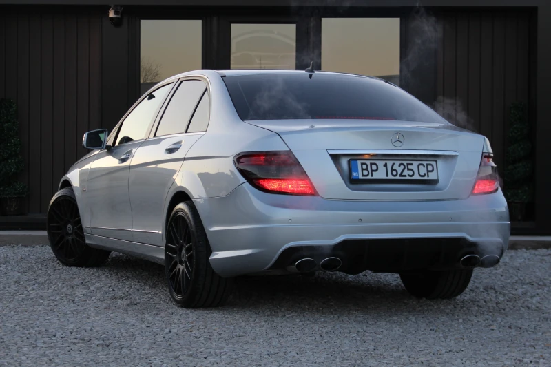 Mercedes-Benz C 280 AMG* HARMAN/KARDON, снимка 4 - Автомобили и джипове - 49348164