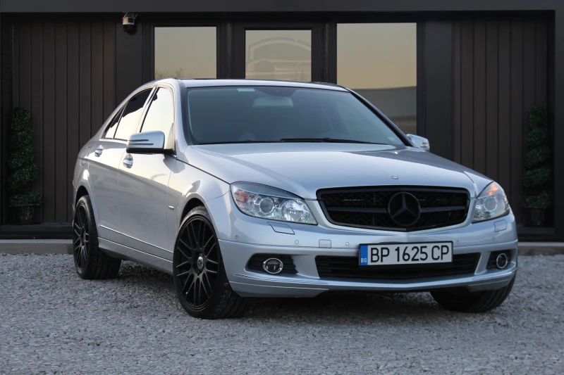 Mercedes-Benz C 280 AMG* HARMAN/KARDON, снимка 3 - Автомобили и джипове - 49348164