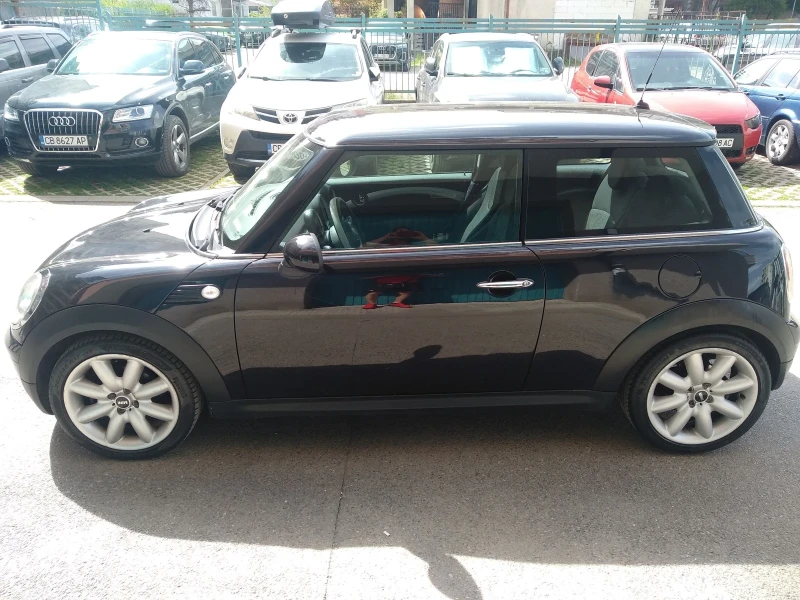 Mini One 1.4 Face-lift , снимка 2 - Автомобили и джипове - 49935544