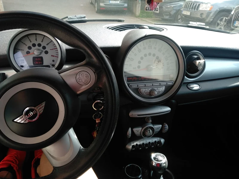 Mini One 1.4 Face-lift , снимка 9 - Автомобили и джипове - 49935544