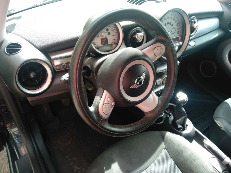 Mini One 1.4 Face-lift , снимка 8 - Автомобили и джипове - 49935544