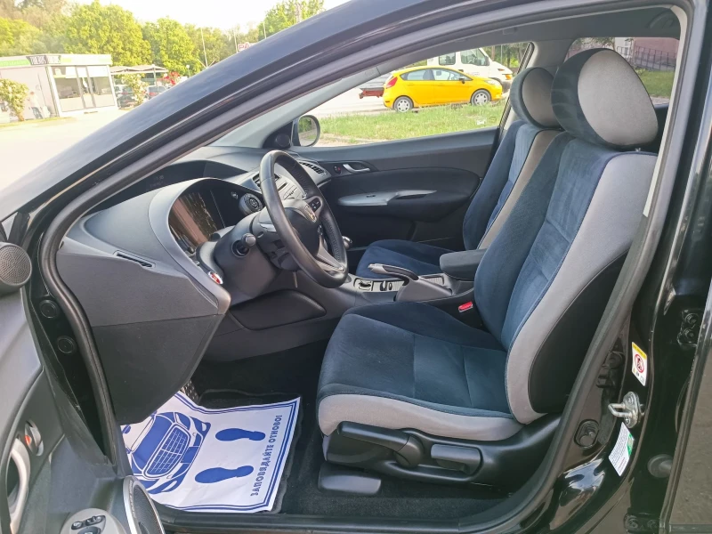Honda Civic 1.8i-140кс-ШВЕЙЦАРИЯ-РЪЧКА-6ск, снимка 10 - Автомобили и джипове - 50627213