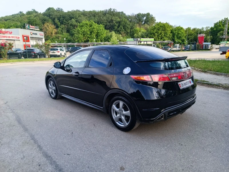 Honda Civic 1.8i-140кс-ШВЕЙЦАРИЯ-РЪЧКА-6ск, снимка 6 - Автомобили и джипове - 50627213