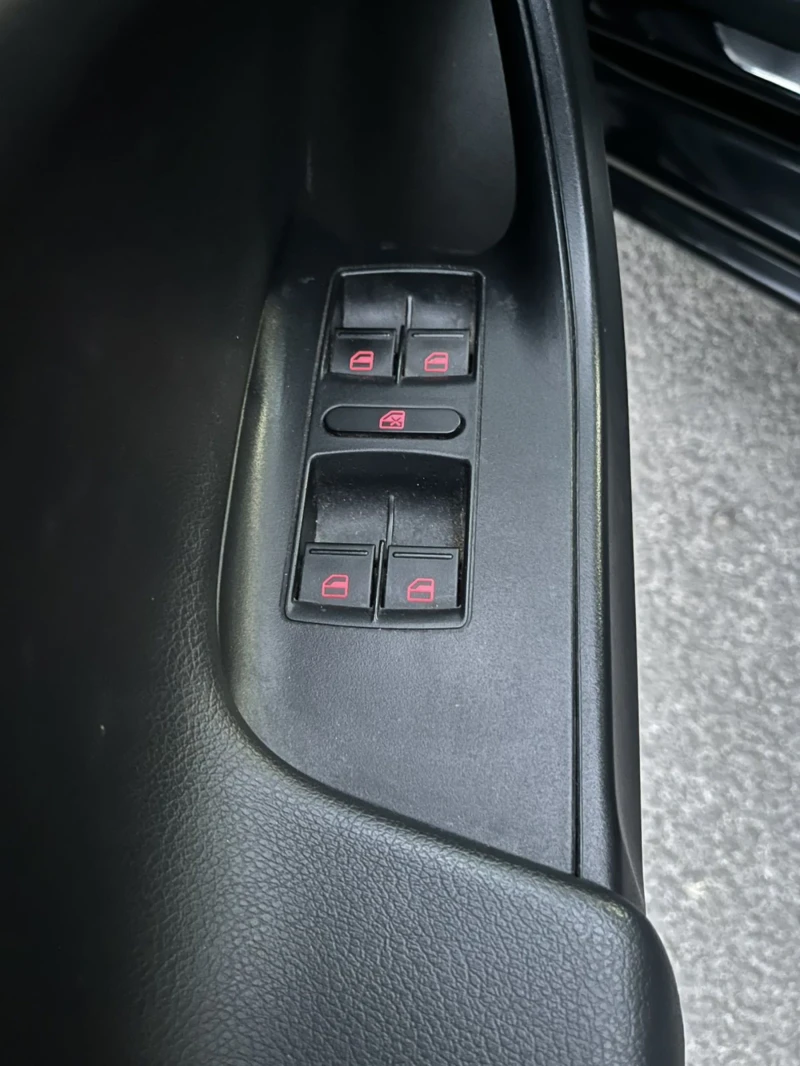 Seat Ibiza 1.2 TSI Connect, снимка 10 - Автомобили и джипове - 52371448