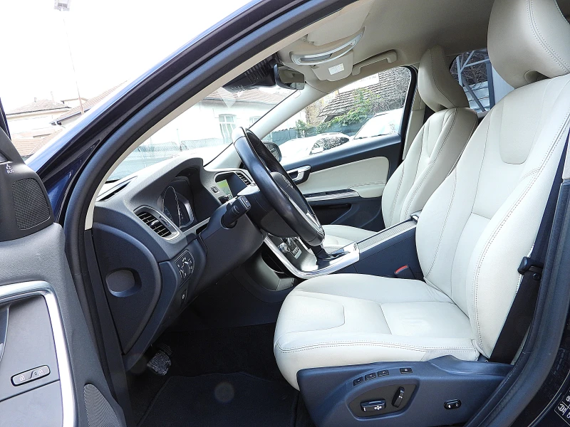 Volvo V60 2.0ШВЕЙЦАРИЯ-ДИСТРОНИК/КОЖА/НАВИ/LANE ASSIST/BLISS, снимка 7 - Автомобили и джипове - 52618573