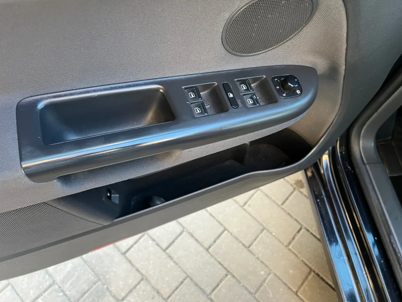 VW Golf Plus 1.6i, снимка 9 - Автомобили и джипове - 52793806