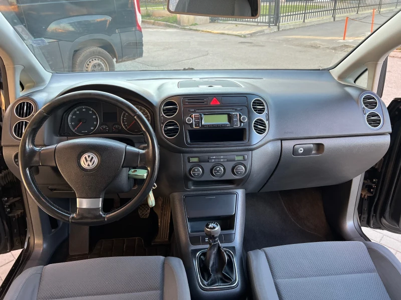 VW Golf Plus 1.6i, снимка 11 - Автомобили и джипове - 52793806