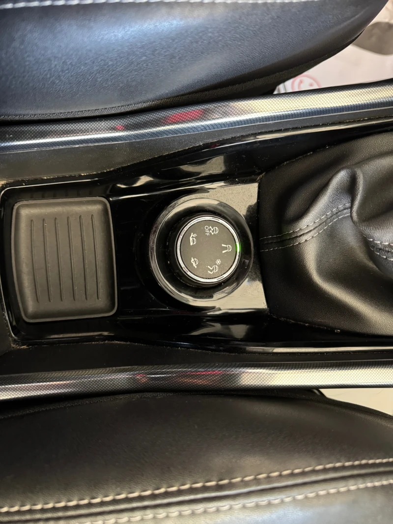 Peugeot 2008 1.6 HDI LED, снимка 17 - Автомобили и джипове - 52938290
