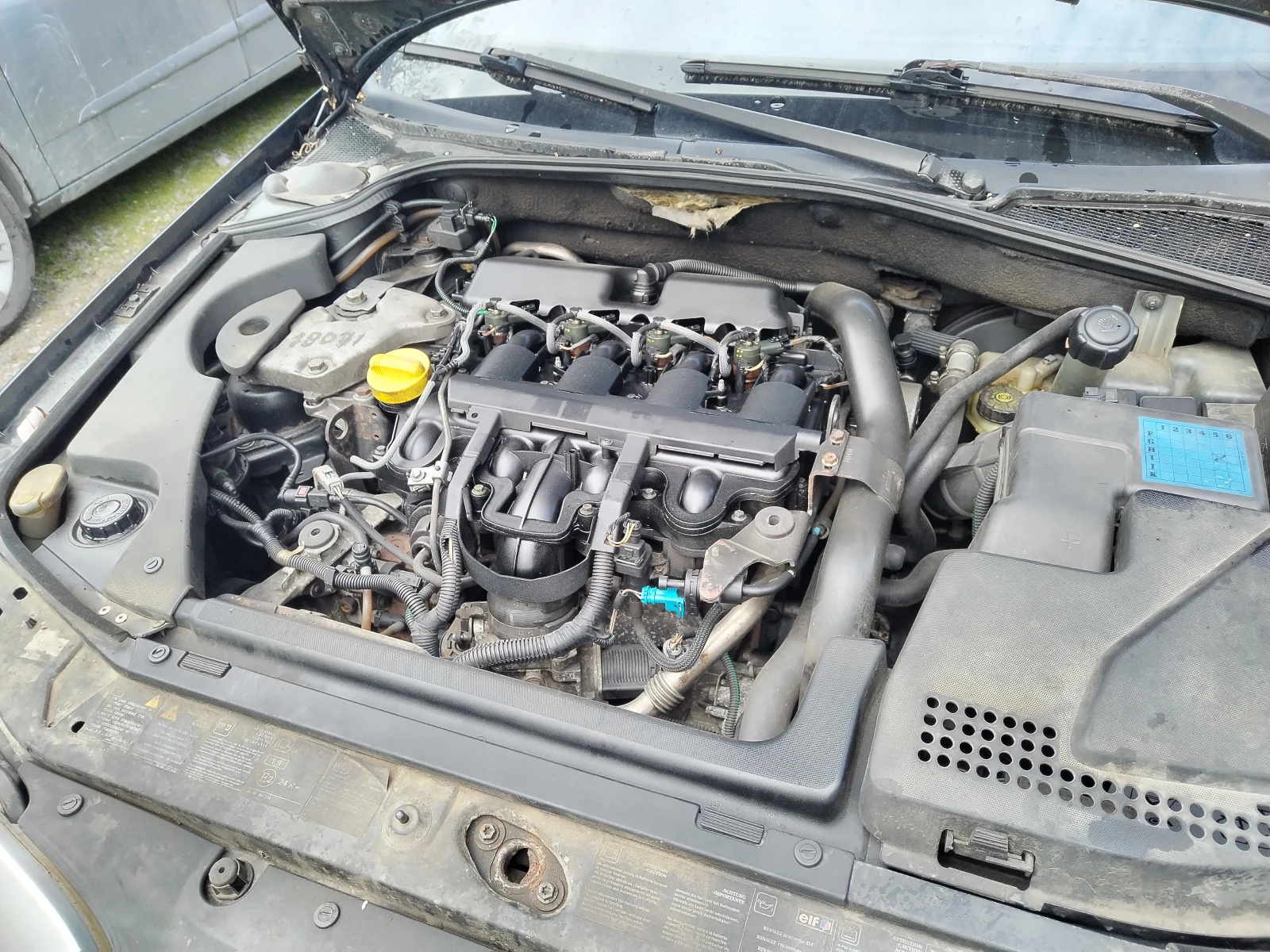 Renault Laguna 2.2dci, снимка 7 - Автомобили и джипове - 54235086