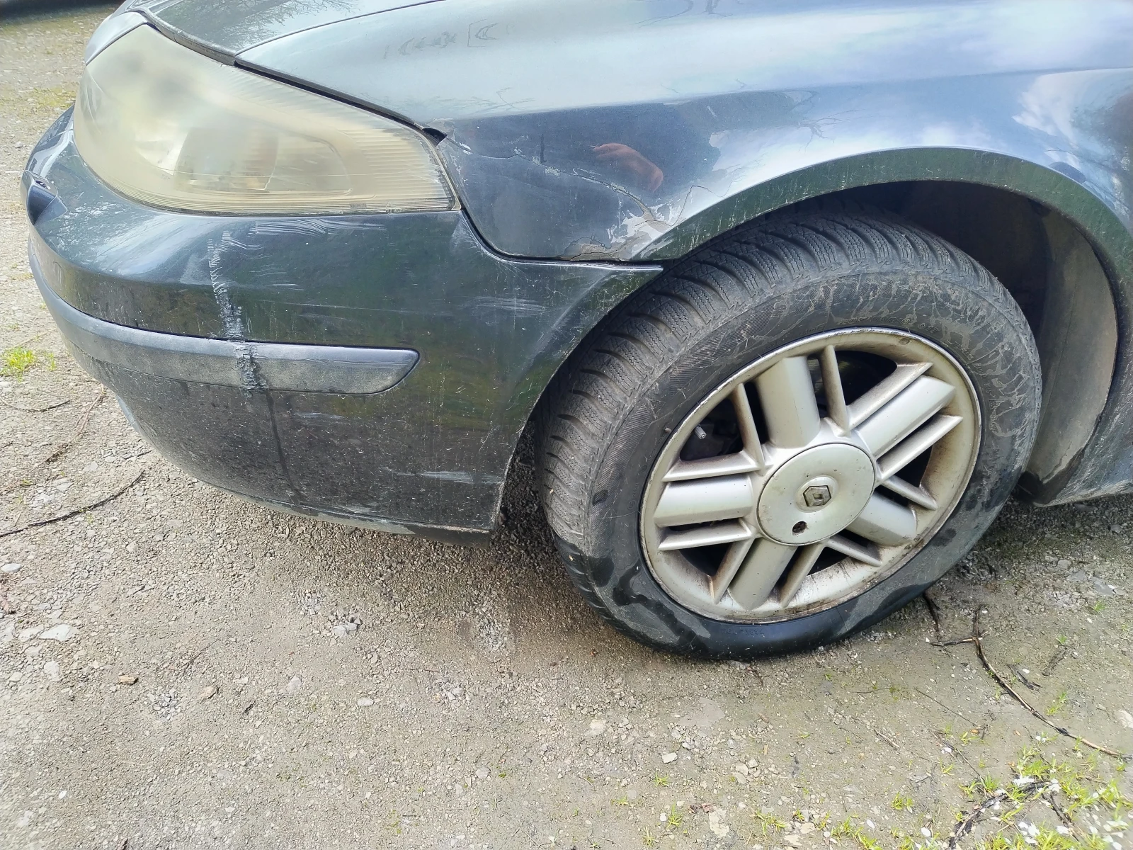 Renault Laguna 2.2dci, снимка 9 - Автомобили и джипове - 54235086