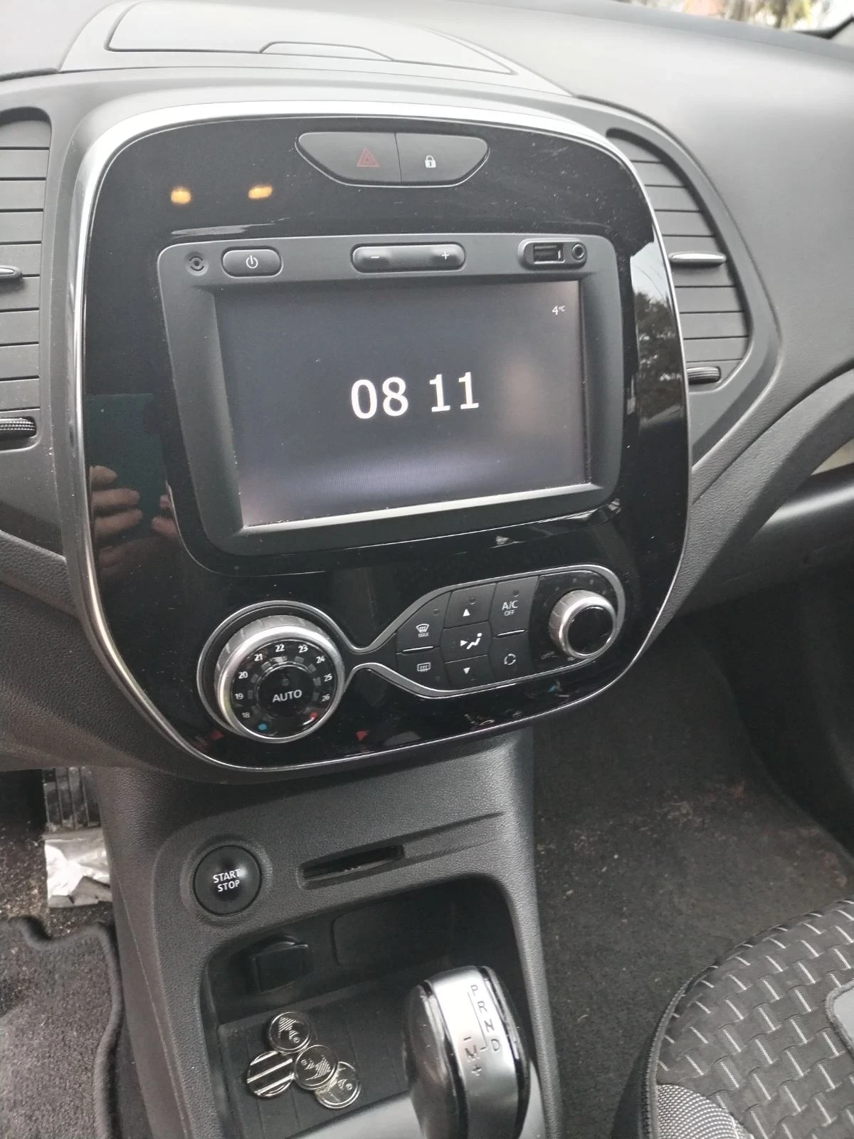 Renault Captur, снимка 4 - Автомобили и джипове - 53859036