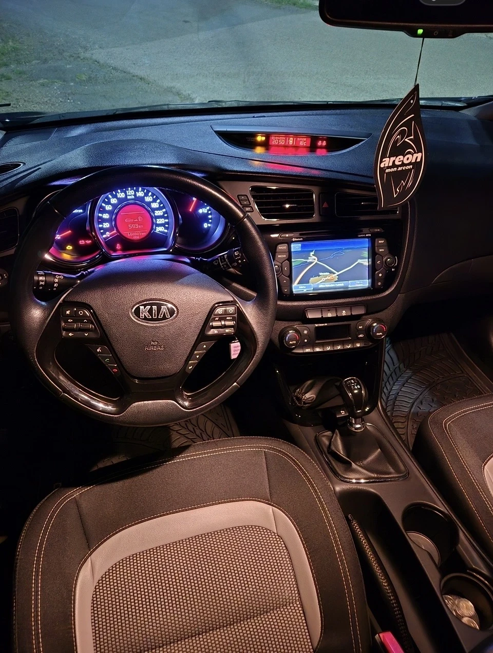 Kia Ceed, снимка 17 - Автомобили и джипове - 54064219