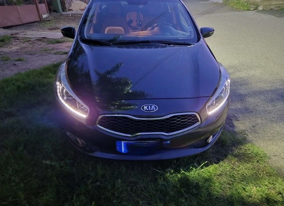 Kia Ceed, снимка 6 - Автомобили и джипове - 54064219