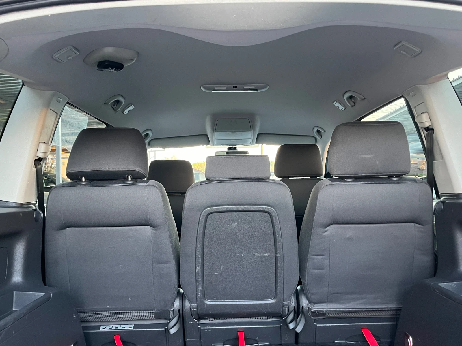 VW Touran 2.0TDI BMM, снимка 12 - Автомобили и джипове - 54295577