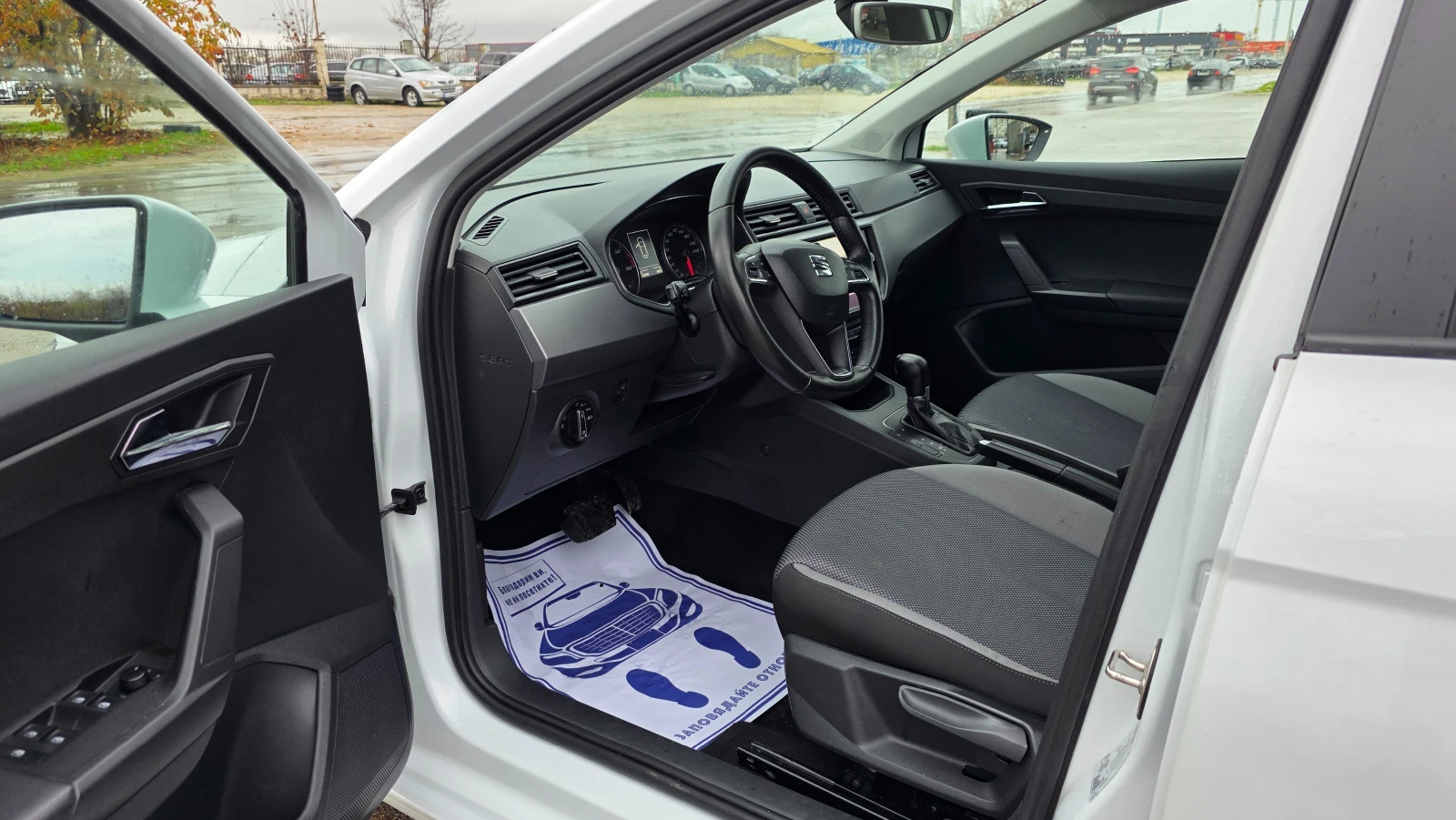 Seat Ibiza ЧИСТО НОВА, снимка 8 - Автомобили и джипове - 54683999