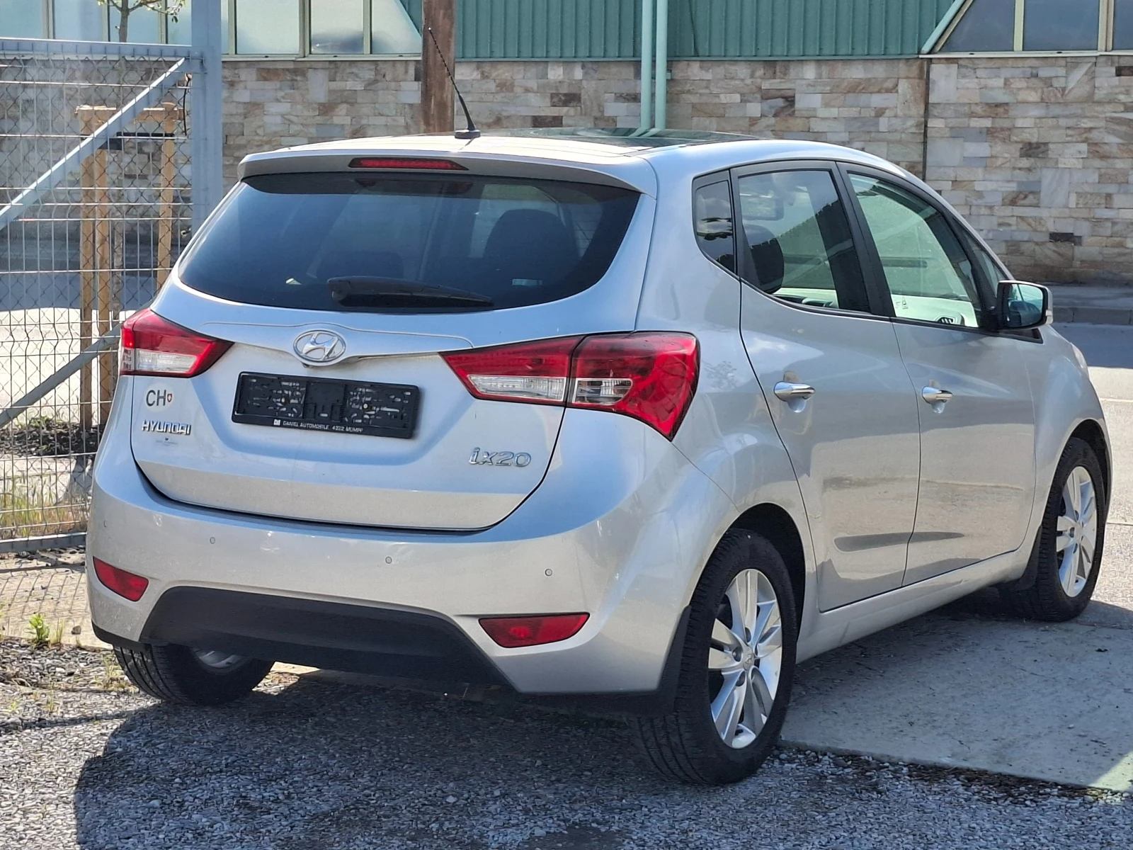 Hyundai Ix20 1.6i 125ps AUTOMAT / PANORAMA , снимка 5 - Автомобили и джипове - 54817021