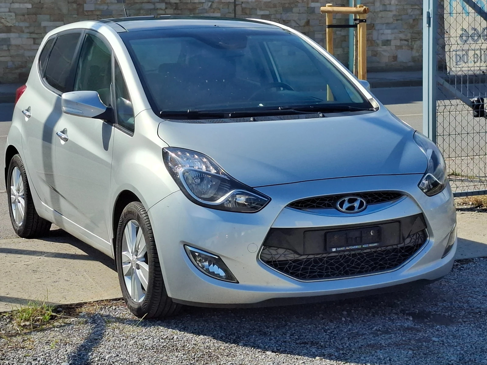 Hyundai Ix20 1.6i 125ps AUTOMAT / PANORAMA , снимка 3 - Автомобили и джипове - 54817021