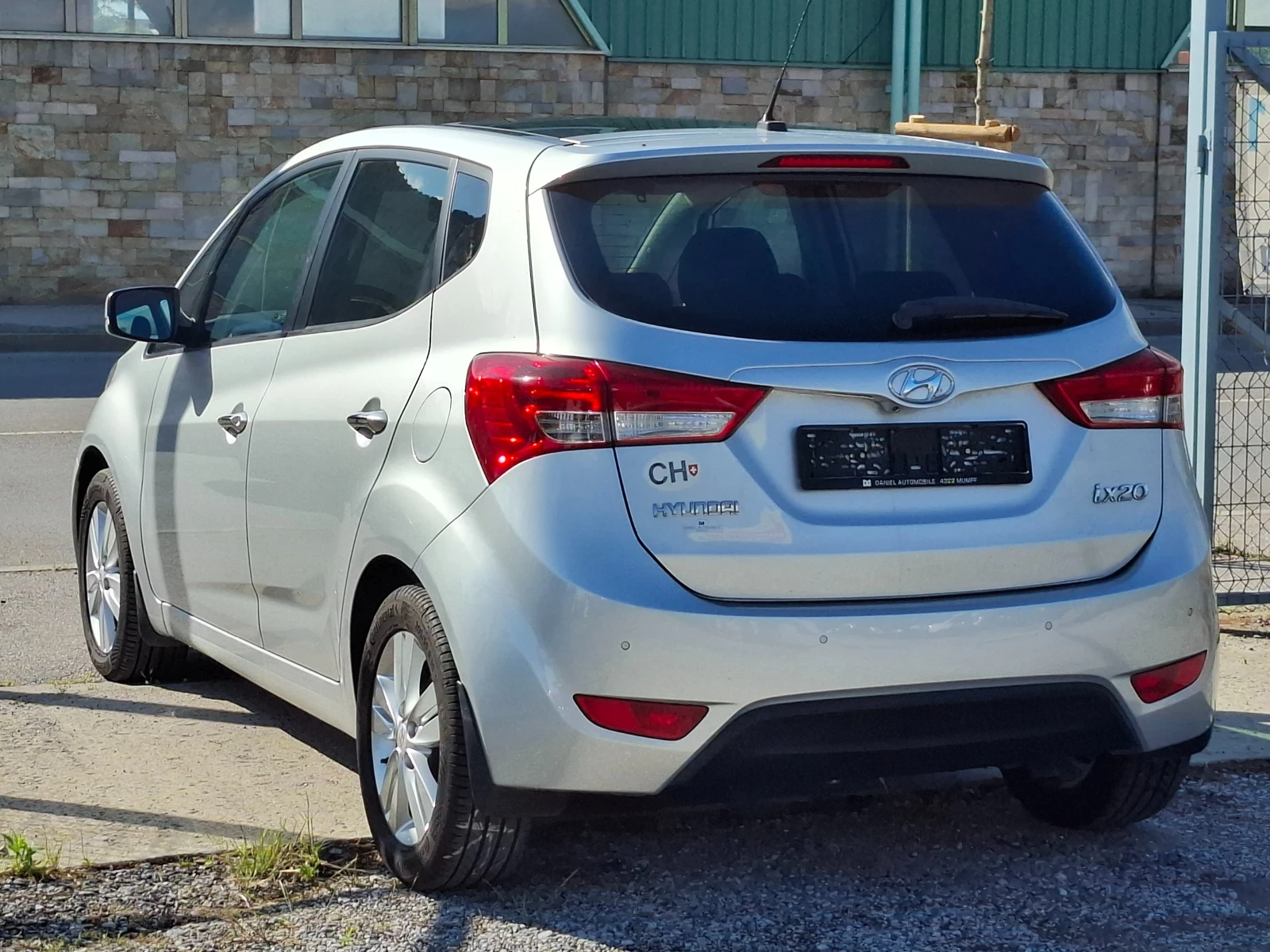 Hyundai Ix20 1.6i 125ps AUTOMAT / PANORAMA , снимка 4 - Автомобили и джипове - 54817021